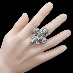 Fleur De Lis Rhinestone Silver Tone Cocktail Stretch Ring